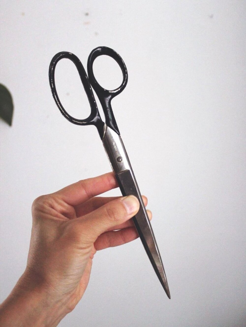 Vintage Italy Scissors Steel Black Enamel Handles Sewing Shears Fabric High Qual